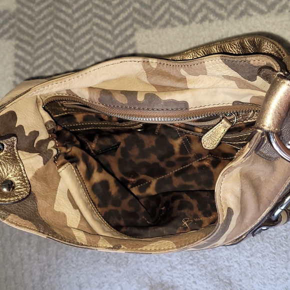 B Makowsky LEATHER camo print bag - Picture 4 of 6